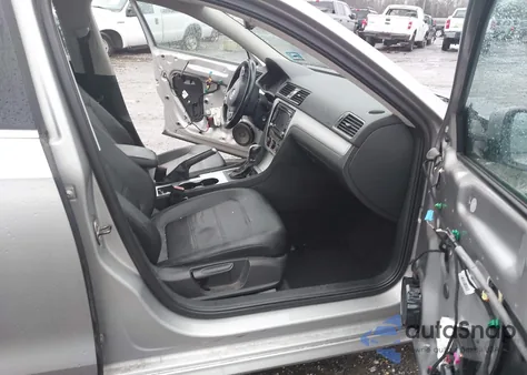 2013 Volkswagen Passat 2.5L Se из США, поврежденный, VIN 1VWBP7A36DC010409